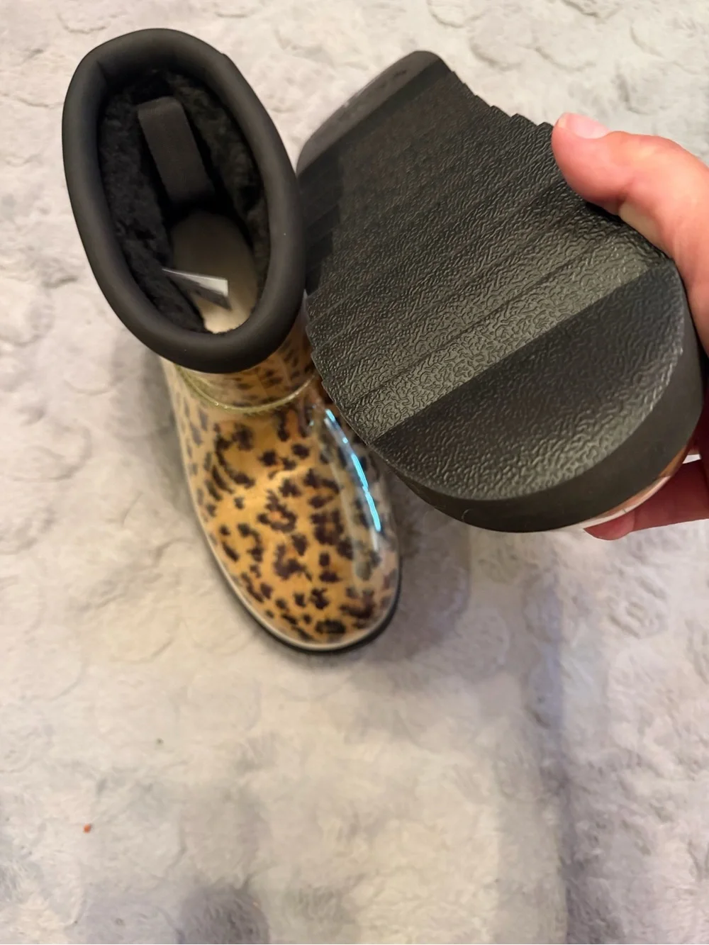Koolaburra by Ugg clear mini leopard Print Sz. 8 Faux Fur Lined Ankle Boots